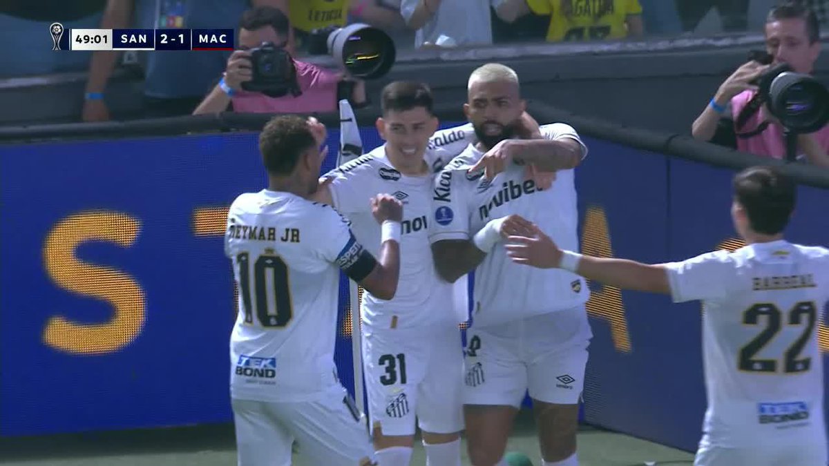 😍 ¡¡QUE VIVA EL FÚTBOL, NEYMAR JUNIOR!! La asistencia SIN TOCAR LA PELOTA que le dio O'Principe a Gabigol, luego de una gran conexión con Benja Rollheiser, no tiene sentido. Es magia... 👀 Era el 2-1 del Santos ante Macará, pero el VAR terminó anulando la acción