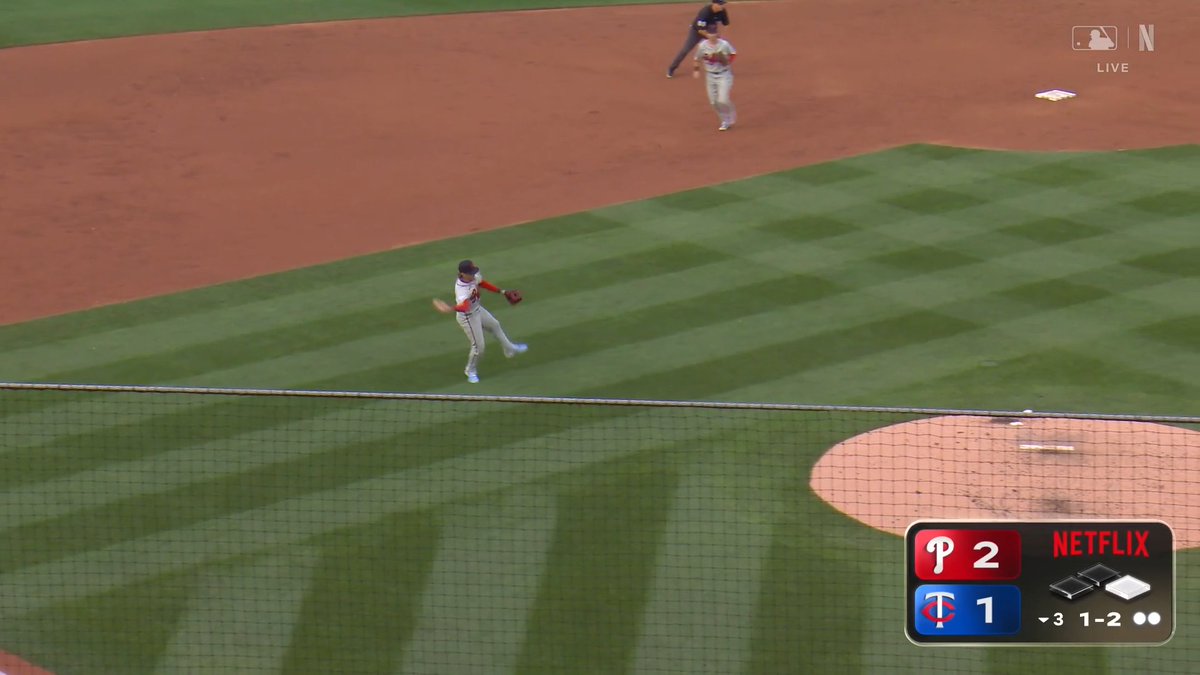 Bryson with the barehanded beauty 😮💨 #MLBatFieldOfDreams