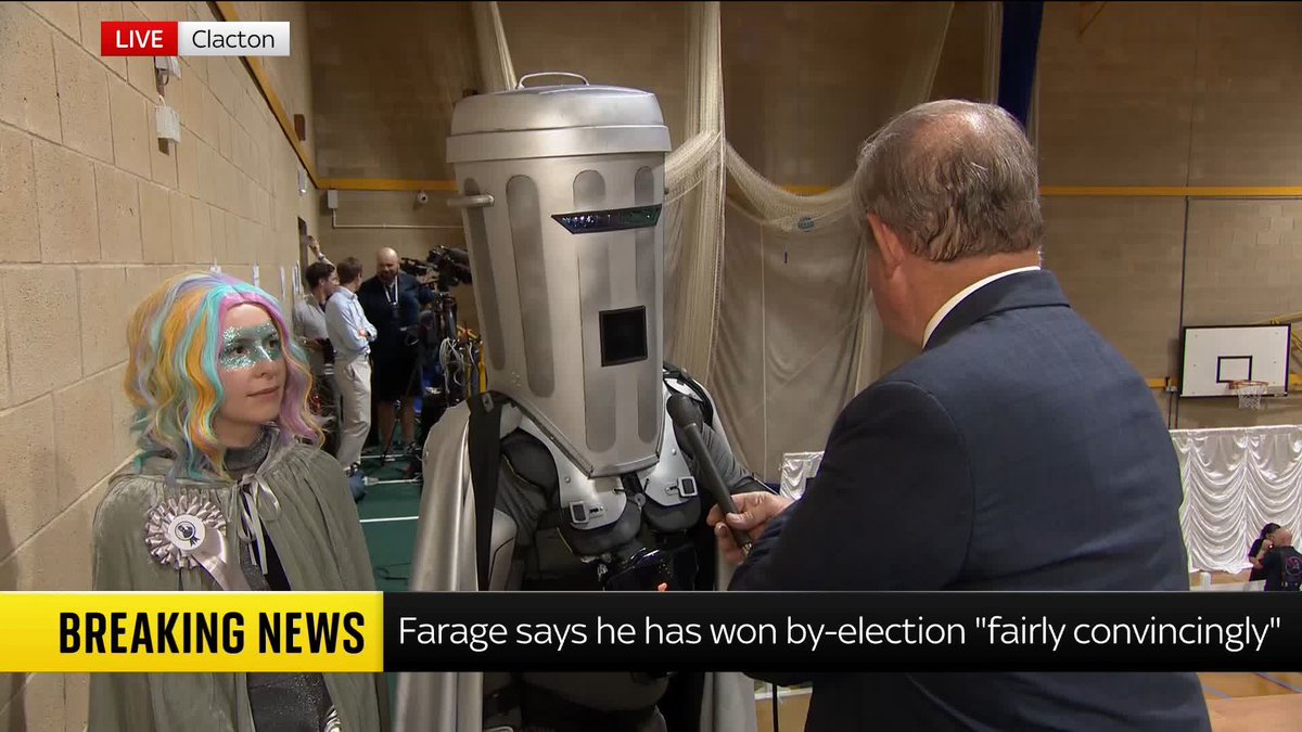 "Even if I got 12%, 1 in 8 people in Clacton would rather vote for a space warrior shaped like a bin than Nigel Farage. That would be interesting, wouldn't it" Count Binface speaks to Sky's @JonCraig as counting continues in Clacton 📺 Sky 501