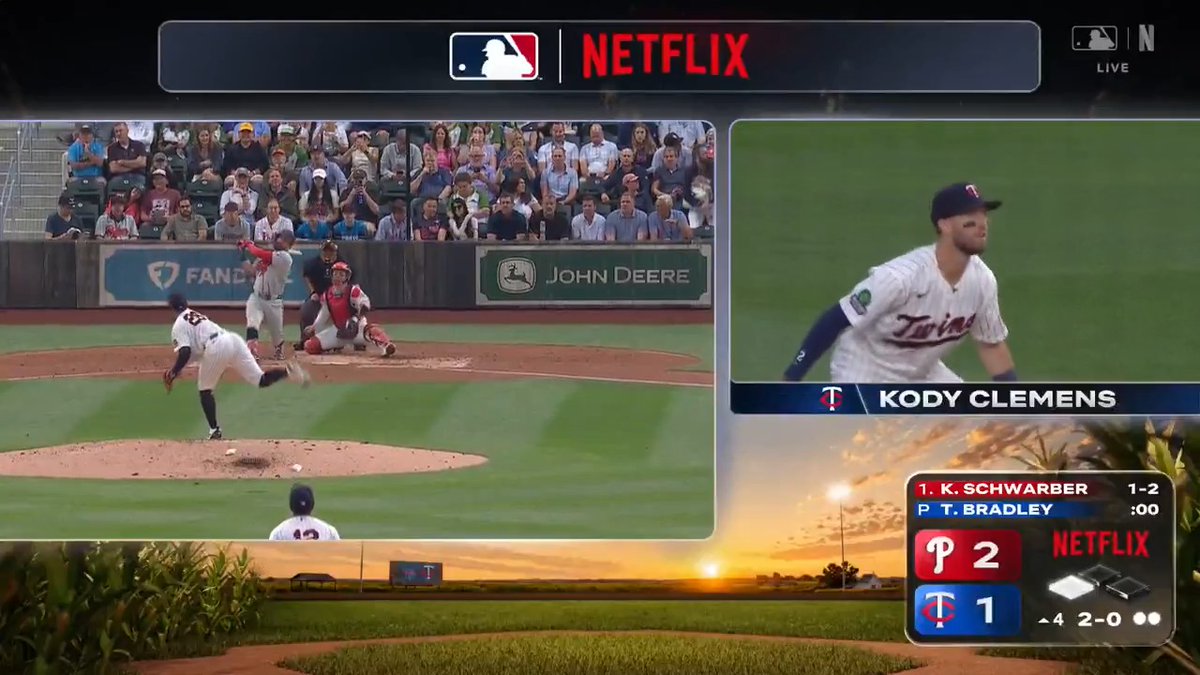 THE SECOND SCHWARBOMB OF THE NIGHT! #MLBatFieldOfDreams