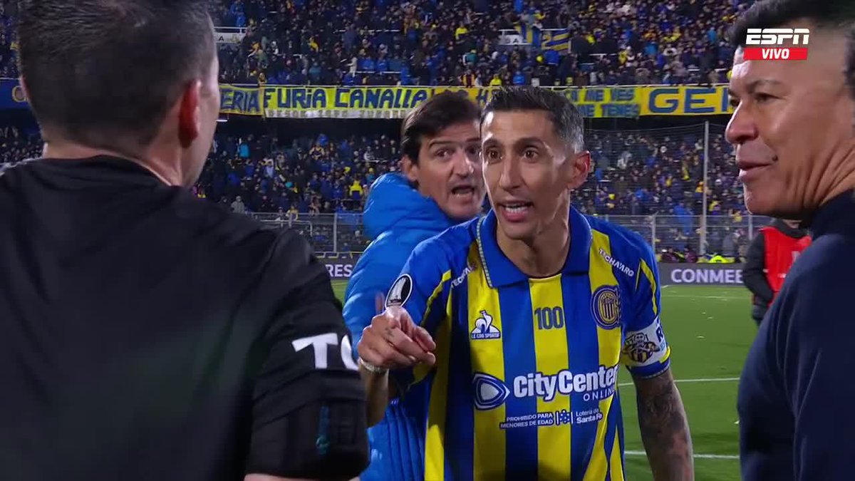 EL ENOJO DEL FIDEO: Ángel Di María y su recriminación al árbitro Andrés Matonte tras el 0-0 entre Rosario Central y Corinthians. ▶️ Mirá la 🏆 CONMEBOL #Libertadores en el Plan Premium de #DisneyPlus