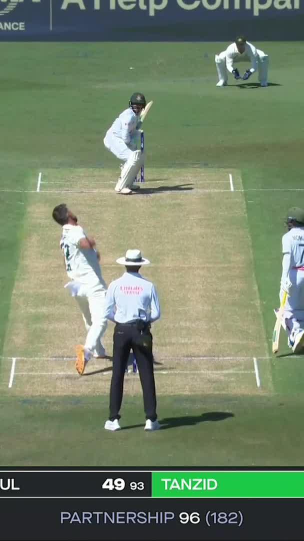 One of the most beautiful shots I’ve ever seen in Test cricket. 🥶🔥 - Just look at the reaction of Australian player 😭😂