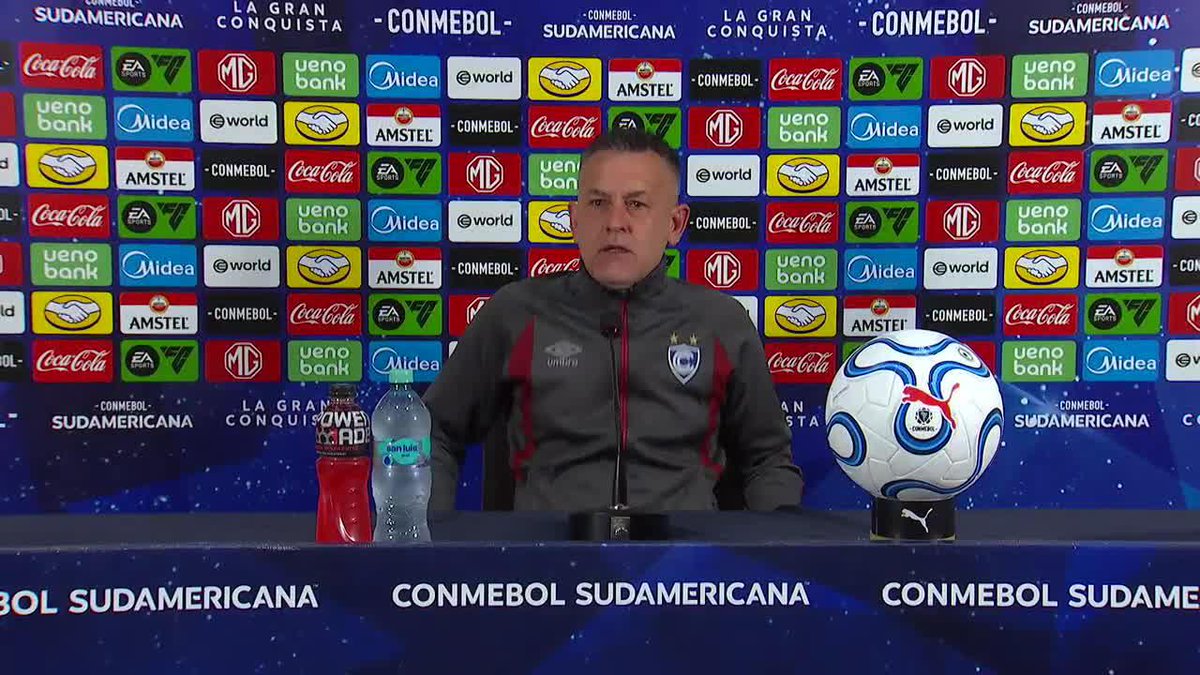 "POR FAVOR PREGUNTENME LO QUE QUIERAN, MENOS PORQUE NO HICIMOS MÁS GOLES" 🤣 Luego de la histórica goleada de Cienciano, 6-1 ante Botafogo por los octavos de la #Sudamericana, Horacio Melgarejo arrancó su conferencia con una advertencia...