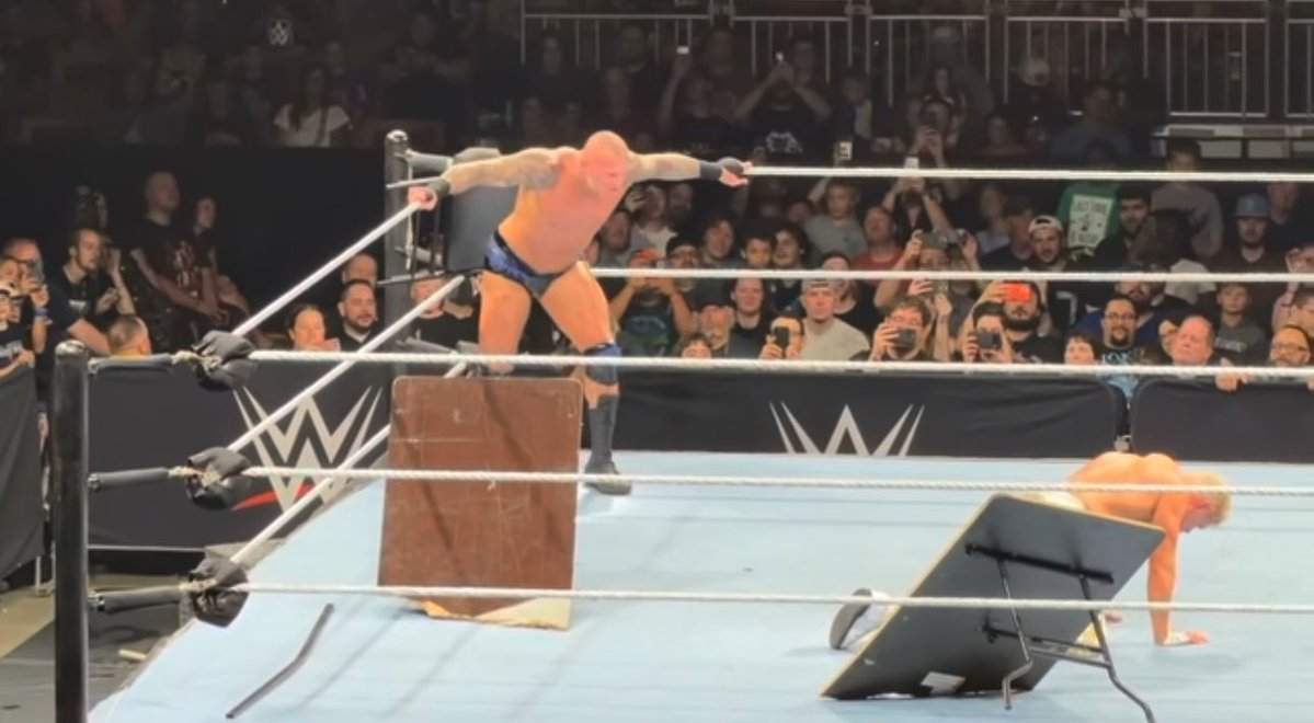 Cody Rhodes dodges the punt kick and defeats Randy Orton at tonight's WWE live event in Manchester, NH!
