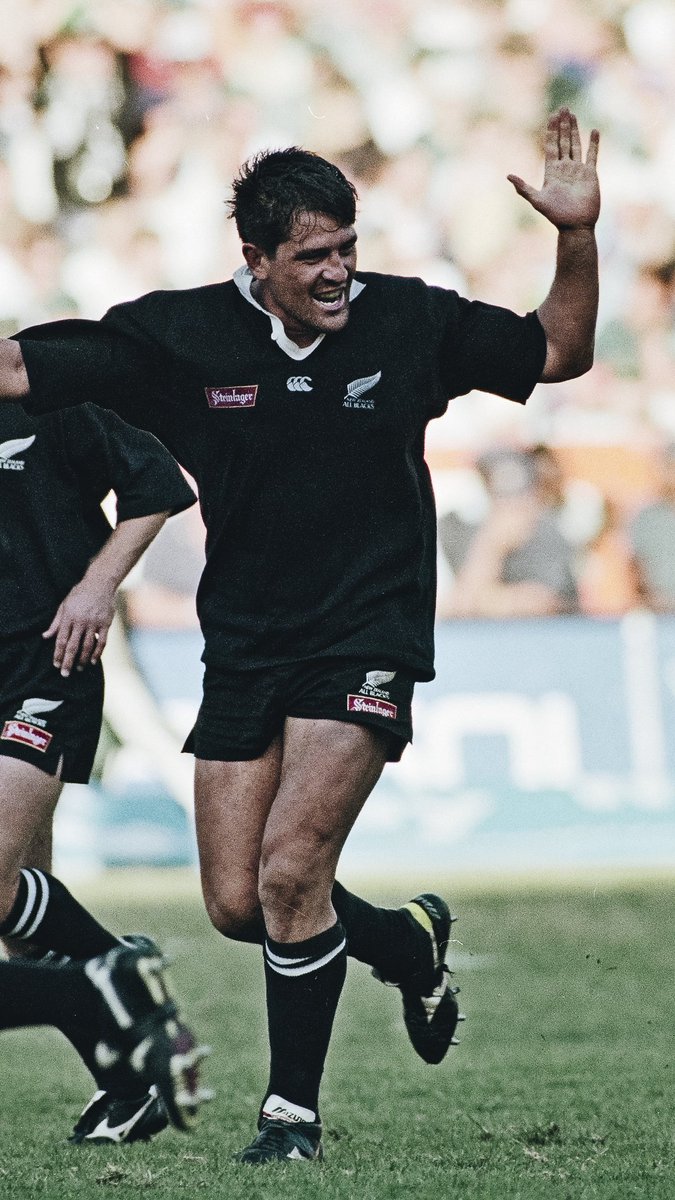 𝗜𝗖𝗢𝗡𝗜𝗖. 🏛️ Pretoria, 1996 ~ Zinzan Brooke hits a historic drop goal to secure a series win... and we're back there this weekend 🔜 Read more: