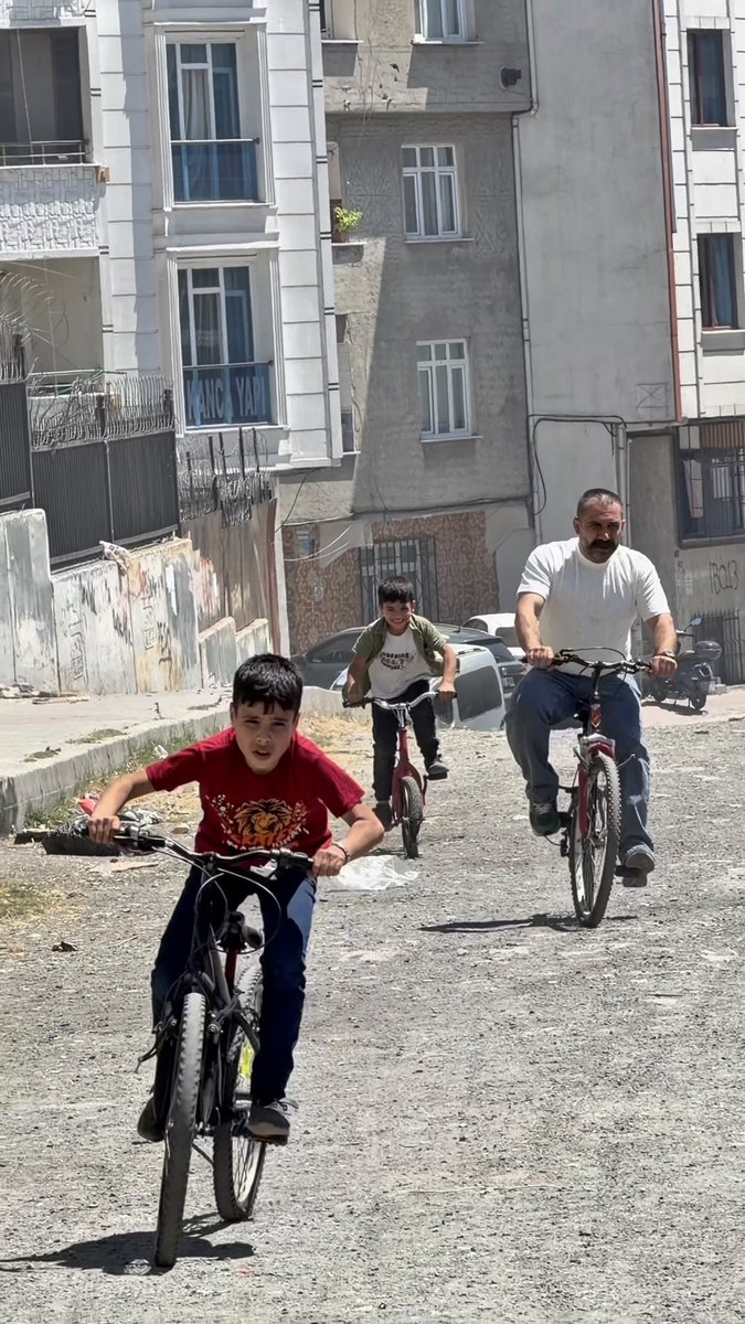 Bi 200 tl yê Rojeke li Esenyurtê