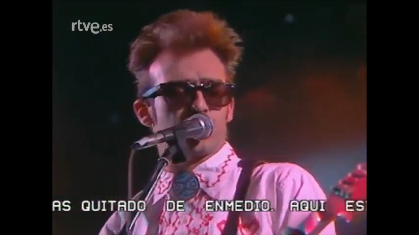Ha fallecido el músico y artista Víctor Coyote, figura clave del rock latino en España. Recuperamos en su memoria el paso de su grupo 'Los Coyotes' por el plató de 'La edad de oro' de Paloma Chamorro', en 1983 --> #DEP