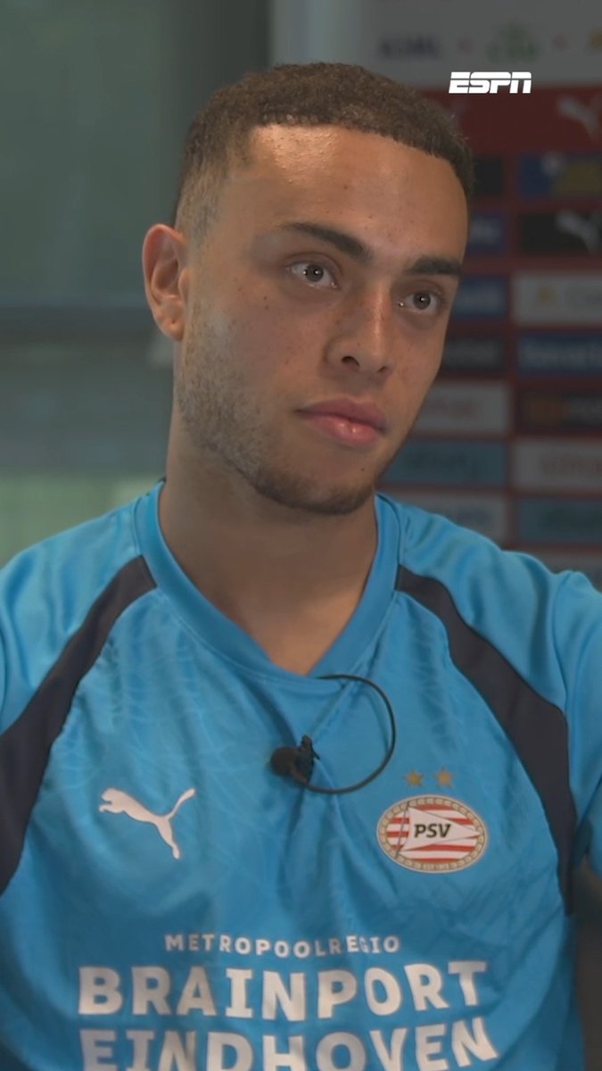 Sergiño Dest weet niks van een clausule, maar kan PSV'ers nog niet geruststellen 🇺🇸🤔 🔗