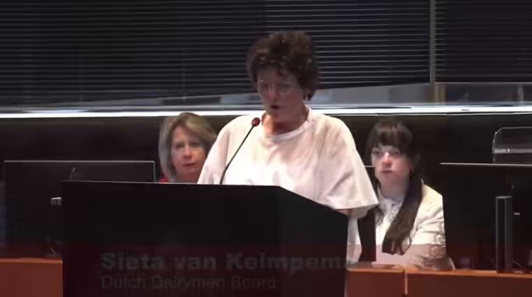 Sieta van Keimpema van Dutch Dairy Board 🔥 Provincie Noord-Brabant in 2 minuten uitgelegd waar zij voor verantwoordelijk zijn. #boerenprotest