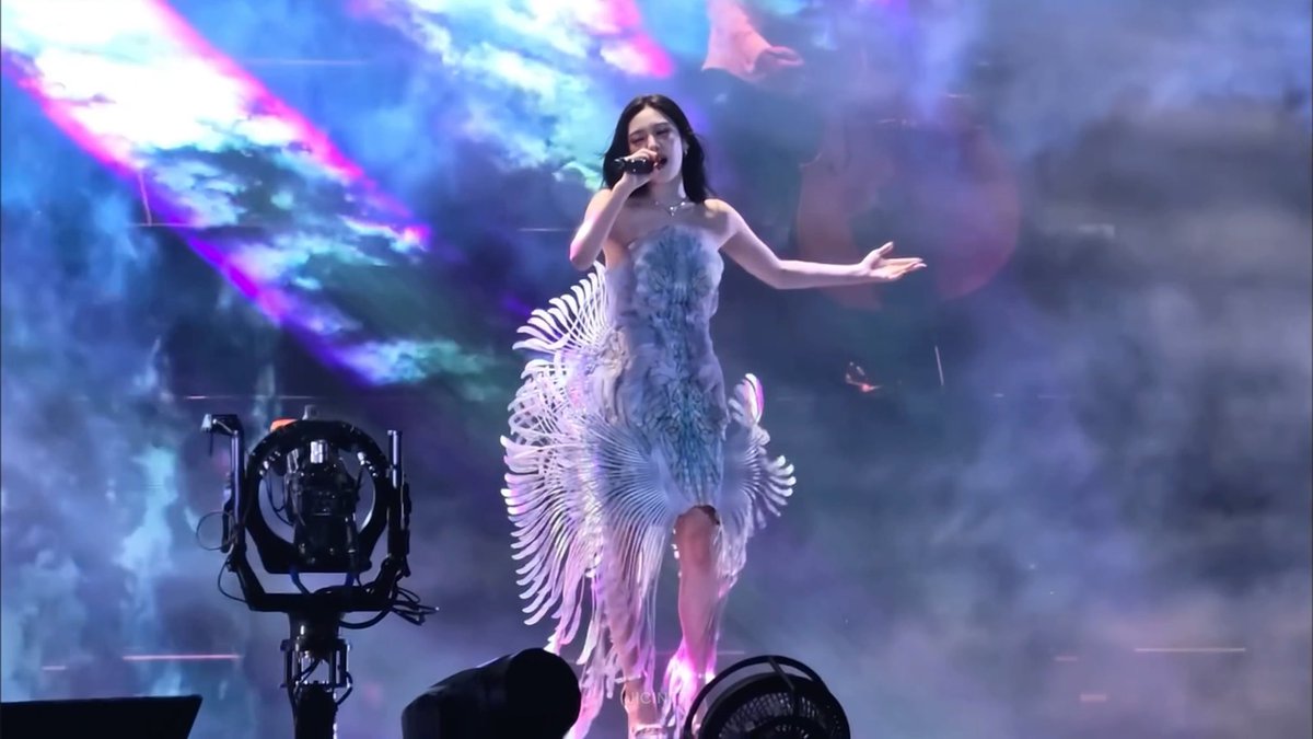 i can’t get over how beautiful this performance was