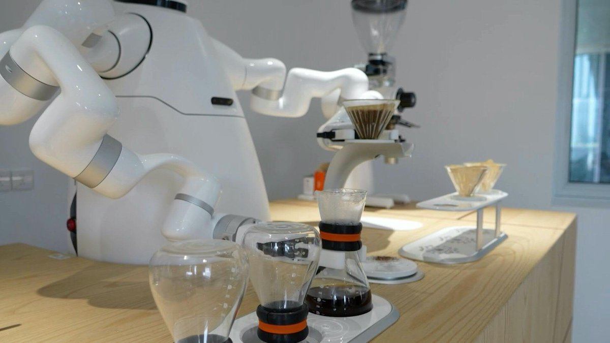 🇨🇳 China's first robot school turns machines into workers China has launched its first robot school, a facility training an initial cohort of 30 students for roles across the industrial, service, security and entertainment sectors.