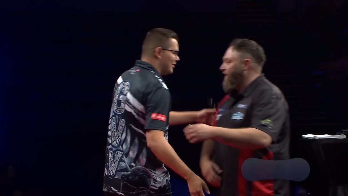 TATA FOR NOW! Gian van Veen claims a big win on his debut Down Under! The world number two races to an emphatic 6-1 victory over home favourite Jonny Tata! #NZDarts | R1 📺