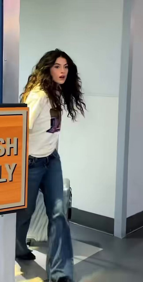 the song choice, the shirt, her black dress??? ELLA RUBIN YOU ARE A STAR!!!