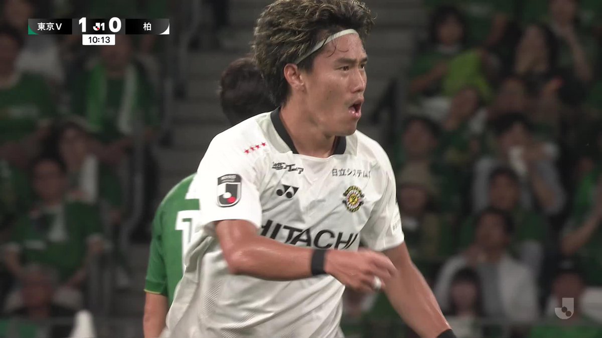 こぼれ球を拾った遠藤渓太がミドルシュートを突き刺し、移籍後初ゴール👏 🎦 ゴール動画 🏆 明治安田Ｊ１リーグ 🆚 東京Ｖvs柏 🔢 1-1 ⌚️ 11分 ⚽️ 遠藤 渓太（柏） #Ｊリーグ