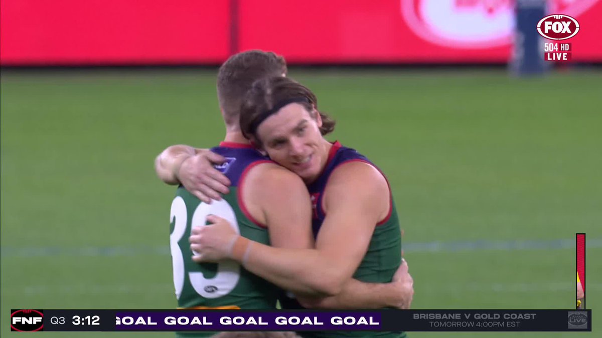 'SERONG FROM 65... SO WRONG, SO BLOODY RIGHT!' 🥵 ... 10/10, no notes! 📺 Watch #AFLFreoCrows on Ch.504 or stream on Kayo: ✍️ BLOG 🔢 MATCH CENTRE