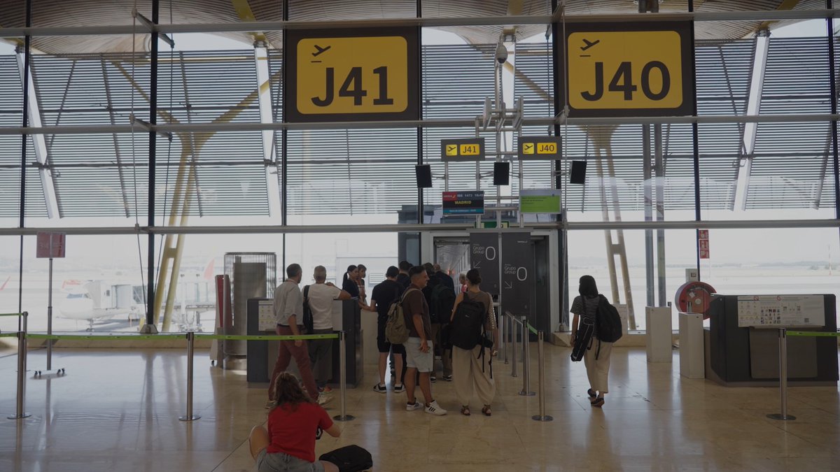 Hay eclipses que se observan. Nosotros fuimos a buscarlo a 10.000 metros ✈️ Convertimos el IB1473 en una plataforma científica para observar el fenómeno y, gracias a Starlink, compartirlo en directo con todo el mundo. Así vivimos un vuelo difícil de olvidar🌒