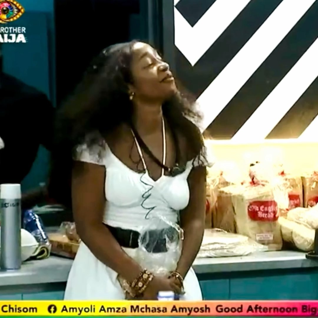 We can’t take our eyes off Queen Sheba’s OOTD while she talks her talk cos we know, QUEEN SHEBA IS ALWAYS RIGHT 🤏🏾🥰💯. SHEBA OWNS THE SHOW. Shebangs👑, rate our outfit of the day👇🏽👇🏽. 🎥: Big Brother Naija #BBNaija #ShebaGamde