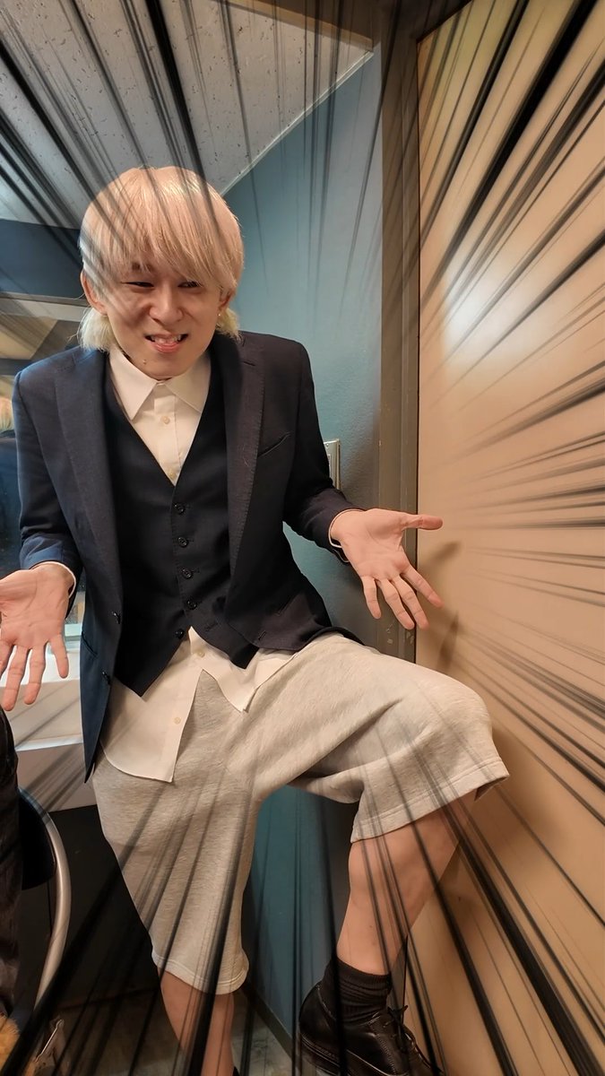 ／ #TikTok 更新しました 👔 ＼ スーツ着用、上半身のみ適用🙂‍↕️ 🎥 TikTok #DFM_IDV