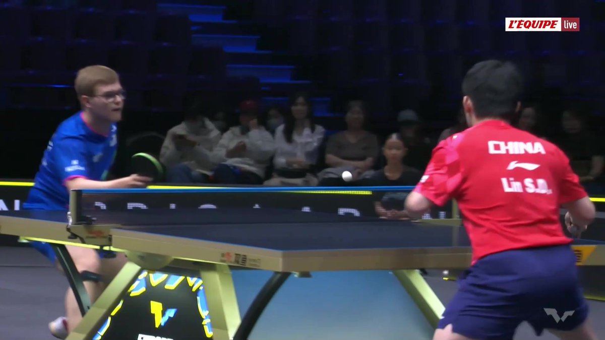 Alexis Lebrun s'accroche face à Lin Shidong : le match va se jouer dans la cinquième manche ! Suivez le match en direct sur L'Équipe live #lequipePING