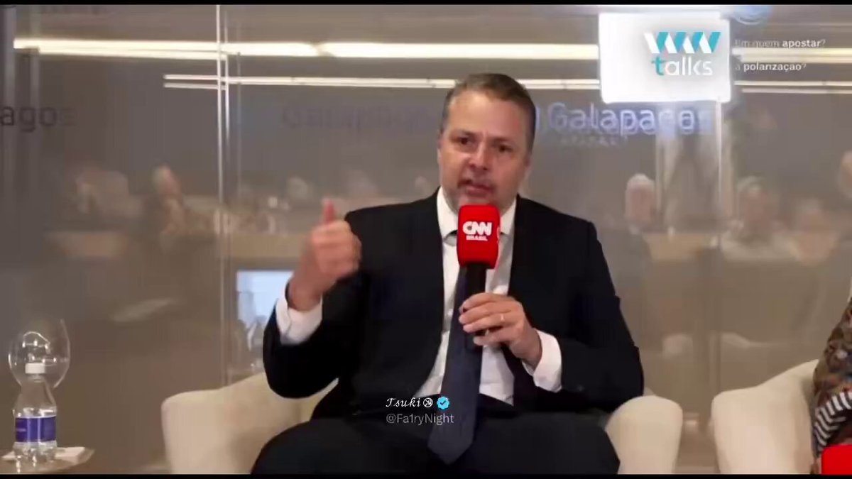 Uns dias atrás um amigo meu liberal (mas não da a bunda esse) tava preocupado que o Flávio não "conseguiu" articular alianças partidárias. Bom, agora quem tá falando é a CNN o que aconteceu. Não sou eu aqui, gordão fake news. É jornalistao do consórcio. Fora isso. Cara, quem não percebeu o quanto o sistema tem medo do Flávio Bolsonaro e por isso ele é o ÚNICO que tem chance de derrubar essa junta jurídico-militar-política que comanda o Brasil com mão de ferro é porque ainda não acordou.