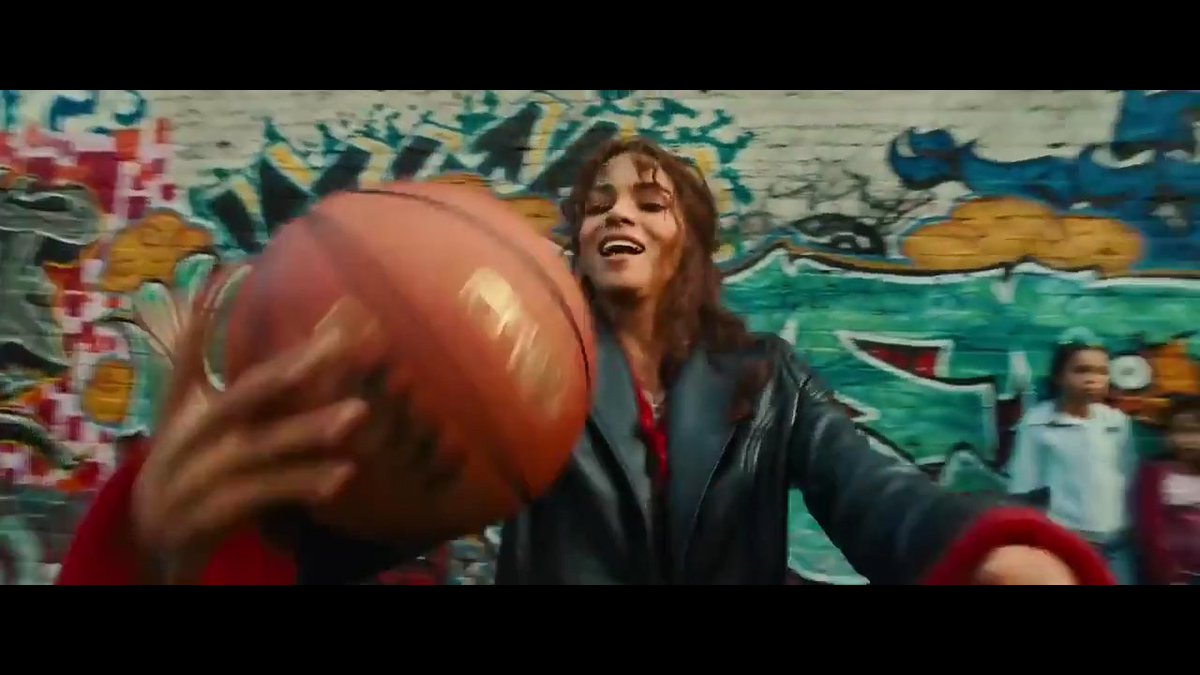 Happy Birthday Halle Berry🤣