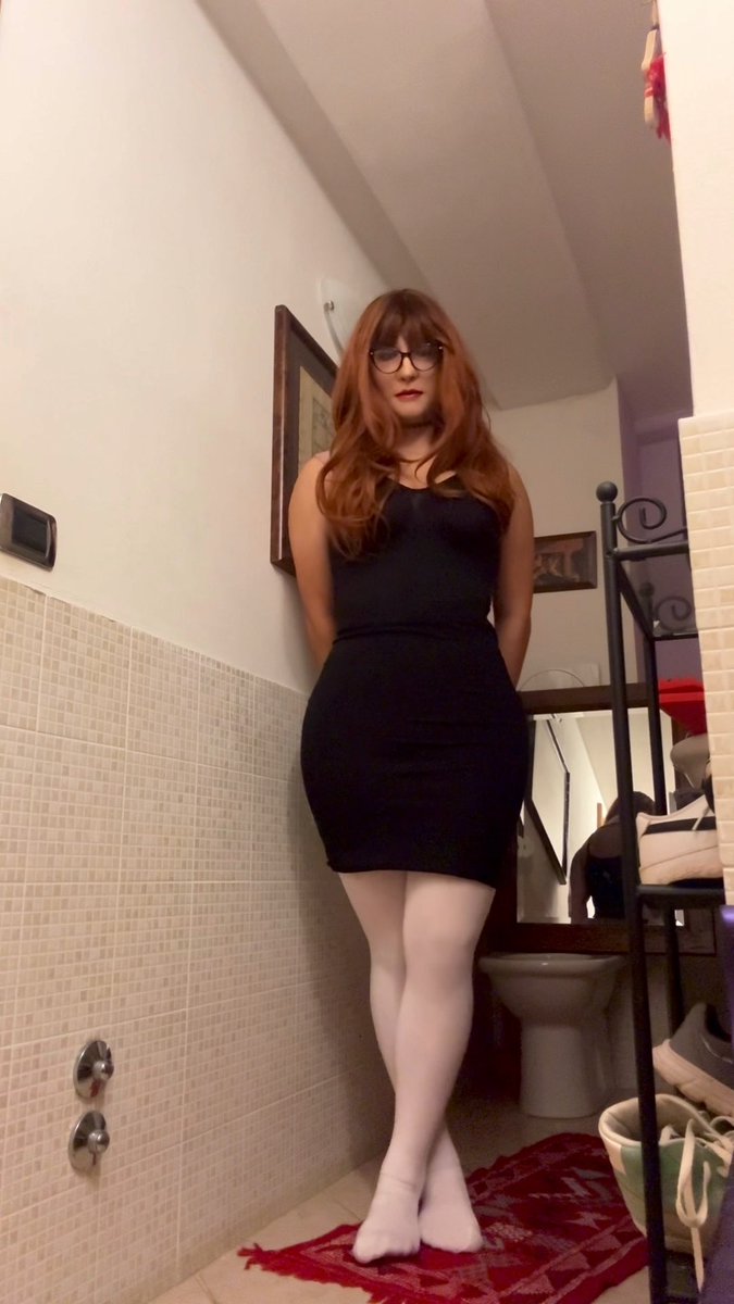 I just bought myself a new bodysuit and some white tights. I'd love to pair them with a pair of mary janes, maybe as a gift to myself next time 🎀 I feel so pretty! ❤️ #femalemask #skinsuit #creafx