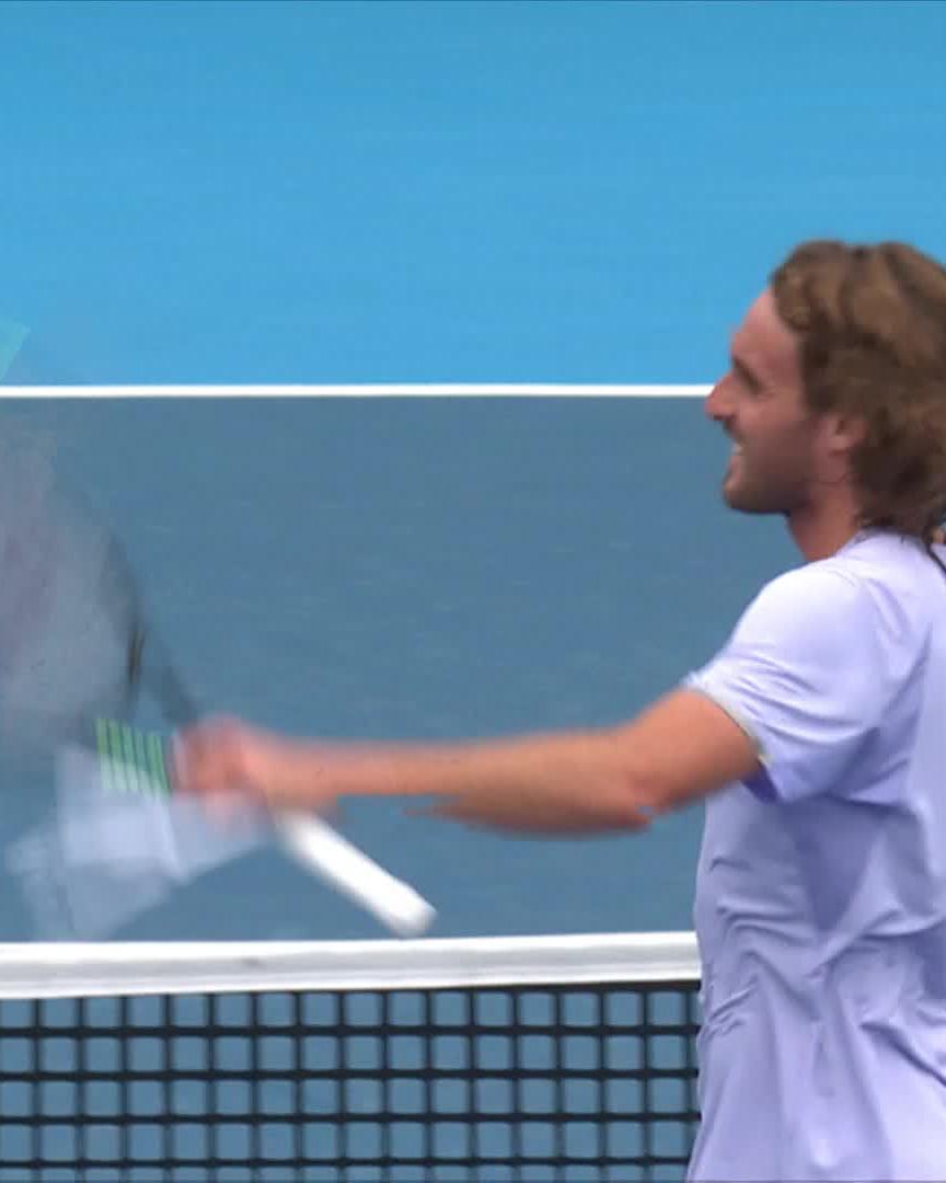 Feel the LOVE 🤩 Former finalist Stefanos Tsitsipas converts his 6th match point to defeat Royer 7-6 7-5. #CincyTennis