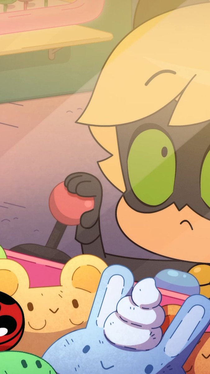 Is the yoyo broken? 😱 Watch Miraculous Chibi episodes on YouTube: