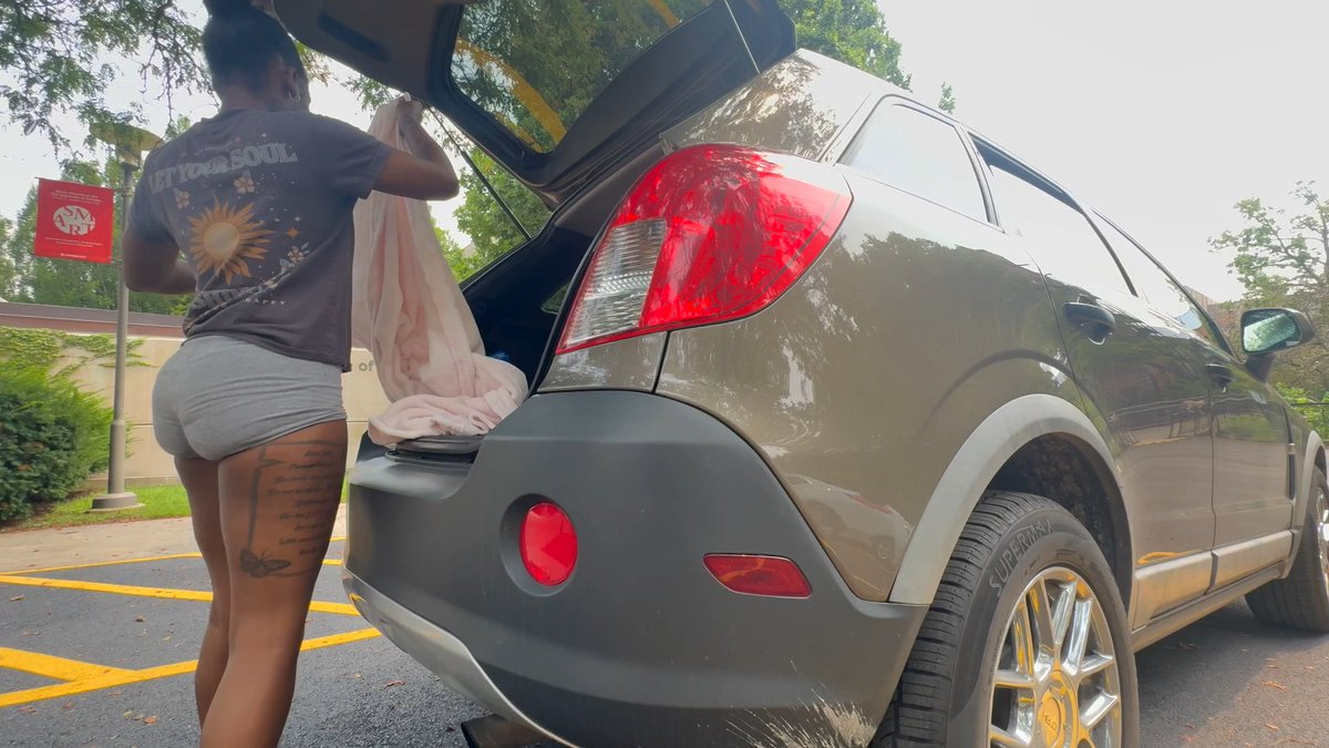 Need someone to punish me 🤭 in the back of my car!