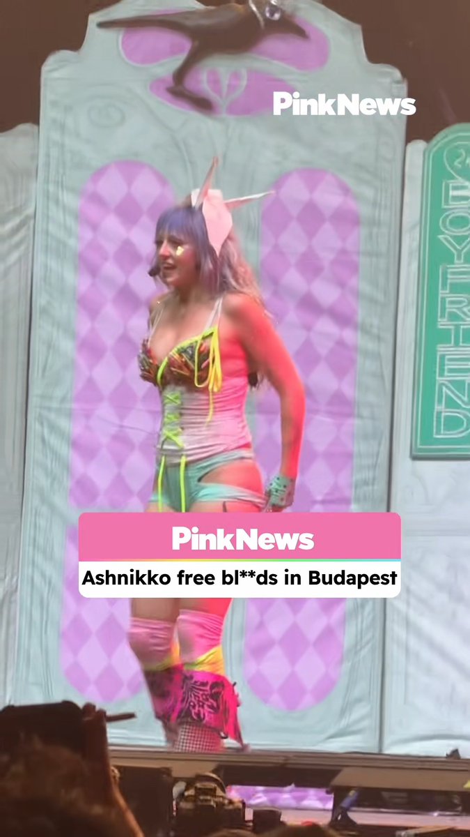 During their performance at Sziget Festival in Budapest, rapper Ashnikko shares a candid moment
