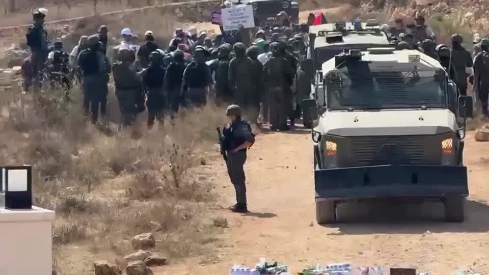 US officials urge Israeli Prime Minister Benjamin Netanyahu to condemn settlers besieging Palestinian homes in Qusra, including one owned by a Palestinian-American