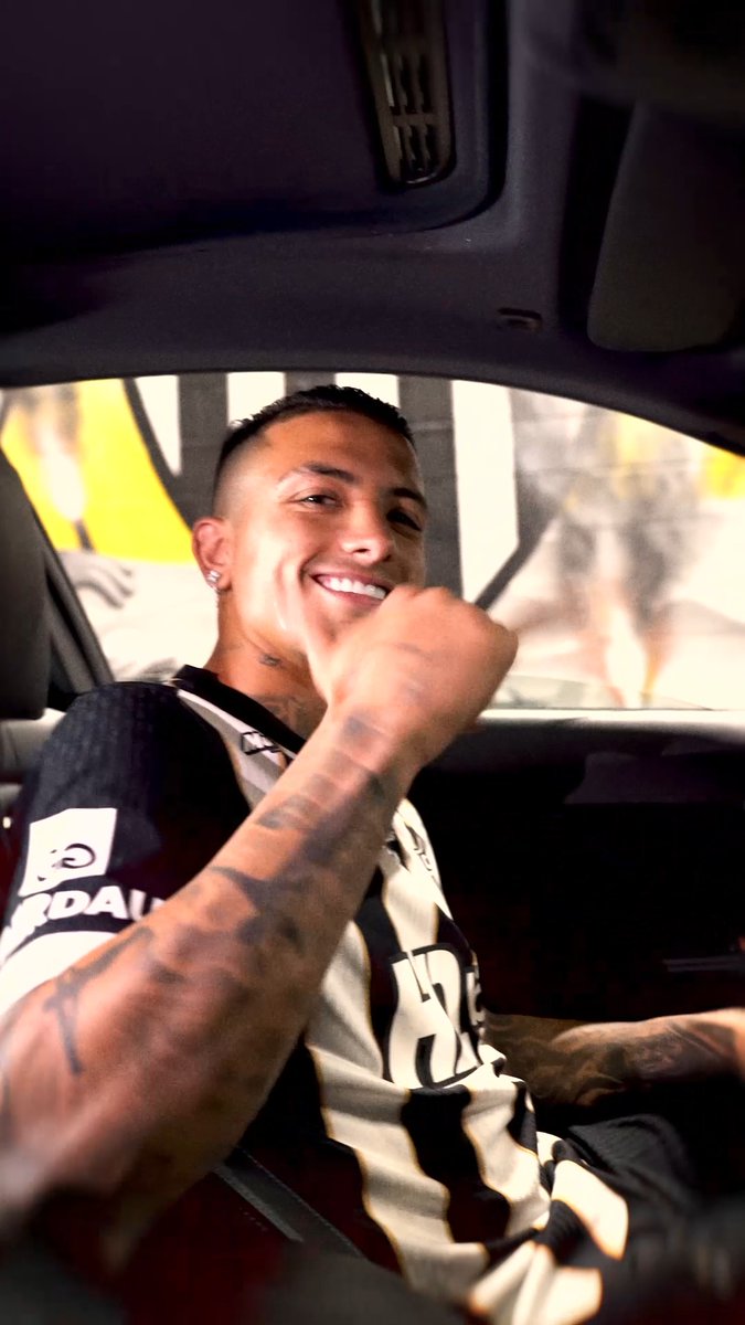 Kevin Castaรฑo agora รฉ ๐๐๐๐! ๐จ๐ด Com 25 anos e a disputa da รบltima Copa do Mundo no currรญculo, o volante colombiano รฉ o novo reforรงo Atleticano. Castaรฑo chega por emprรฉstimo de um ano junto ao River Plate, com opรงรฃo de compra ao final do vรญnculo. Seja muito bem-vindo, Kevin Castaรฑo! ๐ซฑ๐ปโ๐ซฒ๐ฝ๐