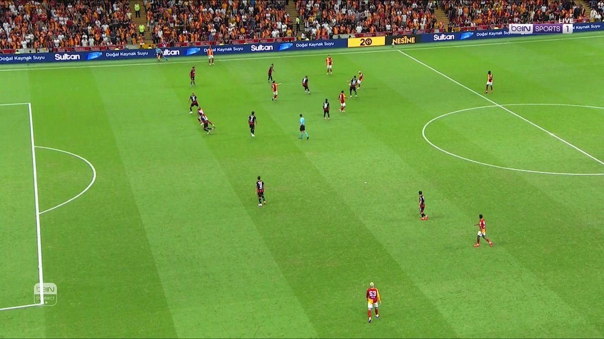 ⚽️🔥 فيكتور أوسيمين يفتتح التسجيل لغلطة سراي بطريقة رائعة! #الدوري_التركي