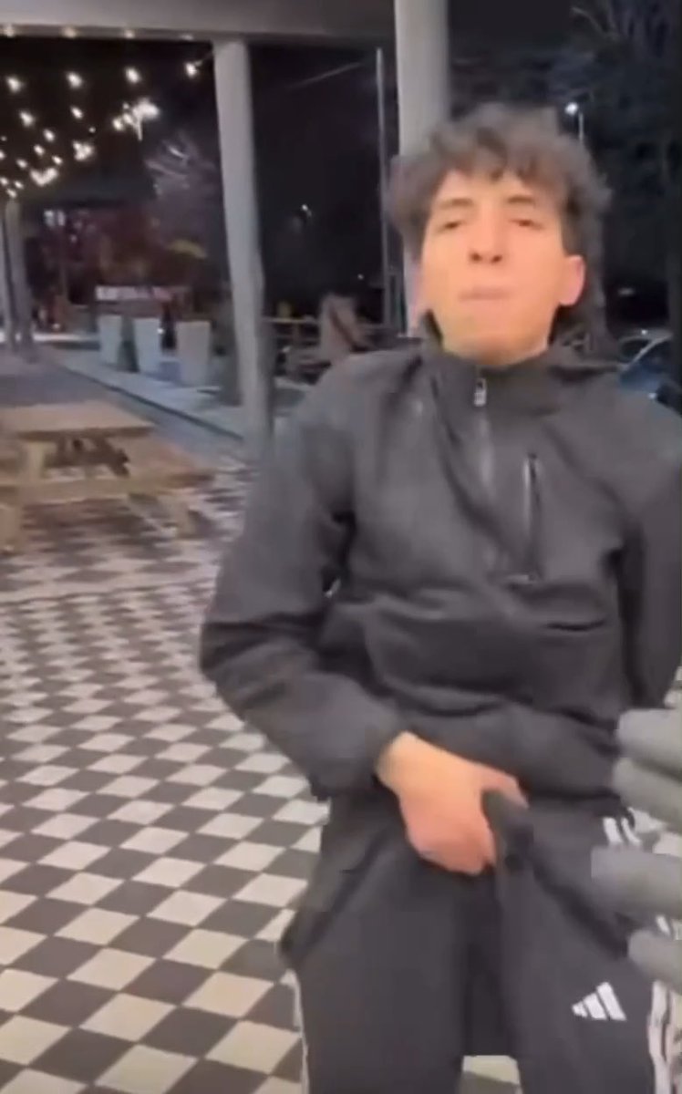 Italy 🇮🇹: North African immigrant caught attempting yet another theft inside a supermarket. Exasperated staff try to remove him, he responds with violence and pure arrogance.