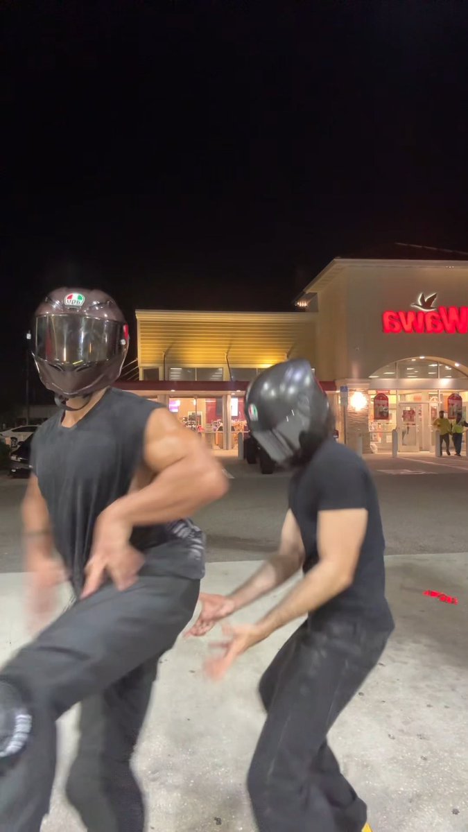 Bro wanted a slice of the Yam 🍠😏 Larping Moto