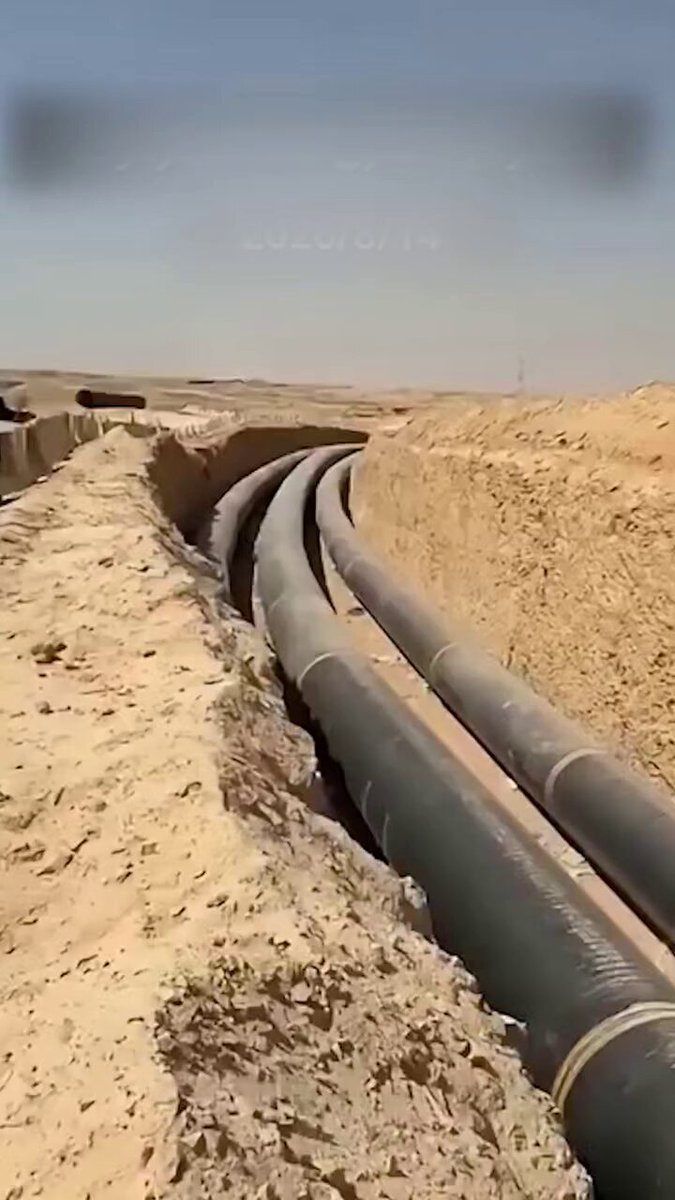 فيديو يوثق مدّ أنابيب نفط سعودية في حضرموت تحت حماية قوات الطوارئ. مشروع جديد لنهب نفط حضرموت، والثروة الحضرمية تُنقل بعيداً عن أهلها بحماية القوة العسكرية.