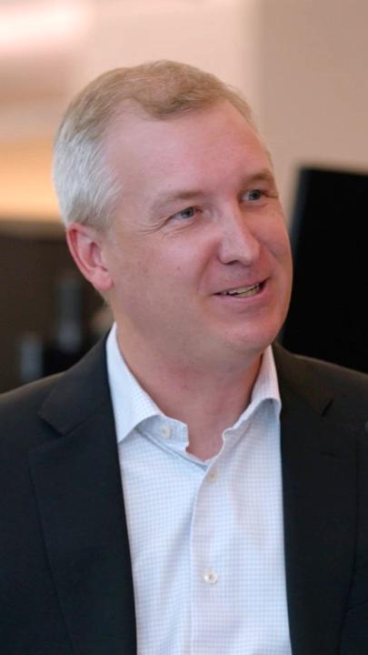 Could long- and short-term US Treasury yields diverge further, and where are investors finding opportunities in the bond market? Mike Mitchell, head of US Treasury and Inflation Trading in Global Banking & Markets, discusses: