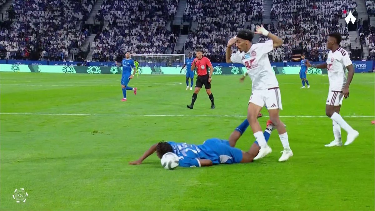 عصام عبدالفتاح لـ #في_المرمى: ركلات الجزاء الـ3 المحتسبة لـ #الهلال "صحيحة".. وأتفق مع الحكم في عدم احتساب ركلة جزاء لـ #مالكوم 📺 شاهدوا الحلقة الكاملة من هنا: