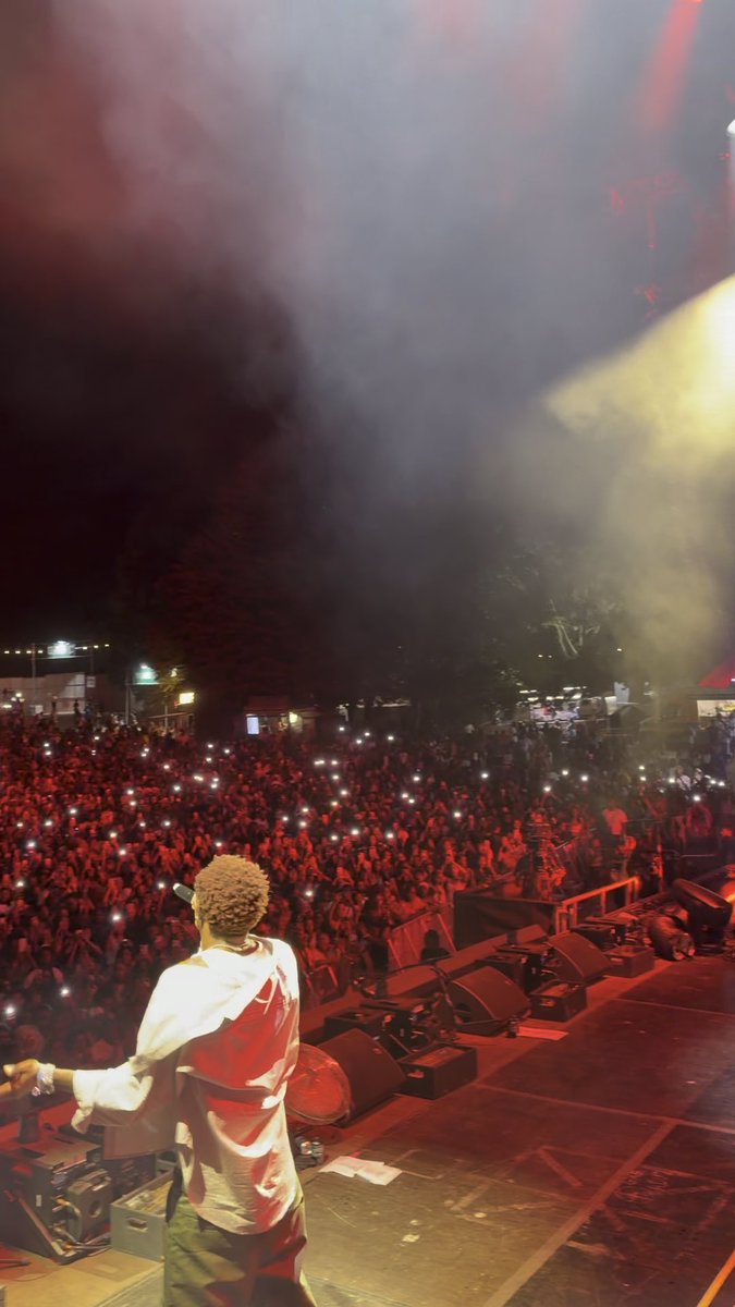 🚨Victony performs ‘Slick’ at Davido and Friends show in london 🇬🇧 ⭐️ 🤯
