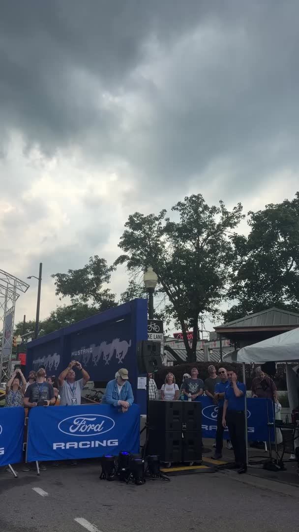 The 2026 Woodward Dream Cruise started with the new Ford Mustang Dark Horse SC being lowered by a crane and an emergency vehicle parade. 🎥 Mandi Wright/DFP