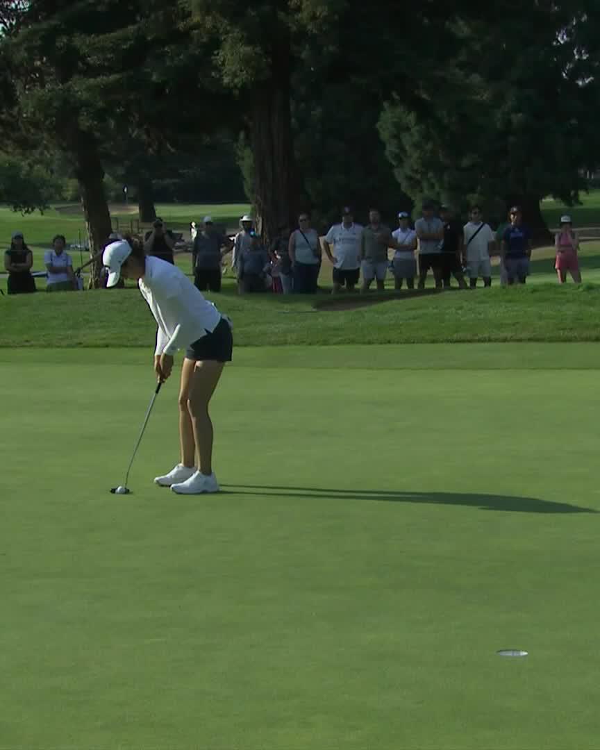 A birdie on 16 gives Rose Zhang the low round of the day 🔥