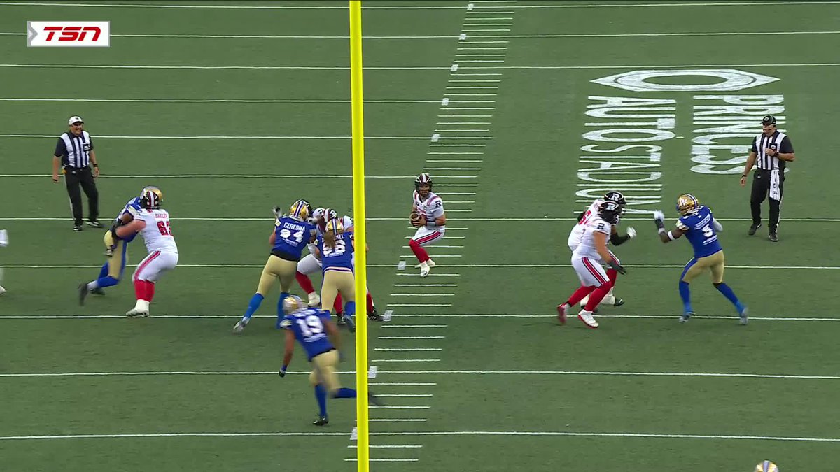 THE RARE CFL PASS DOINK!!!