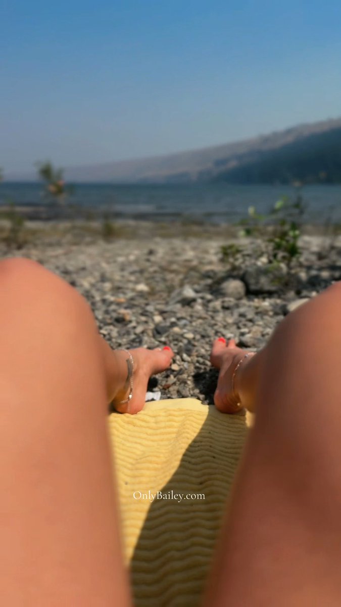 Pretty lake toes for Feet Friday
