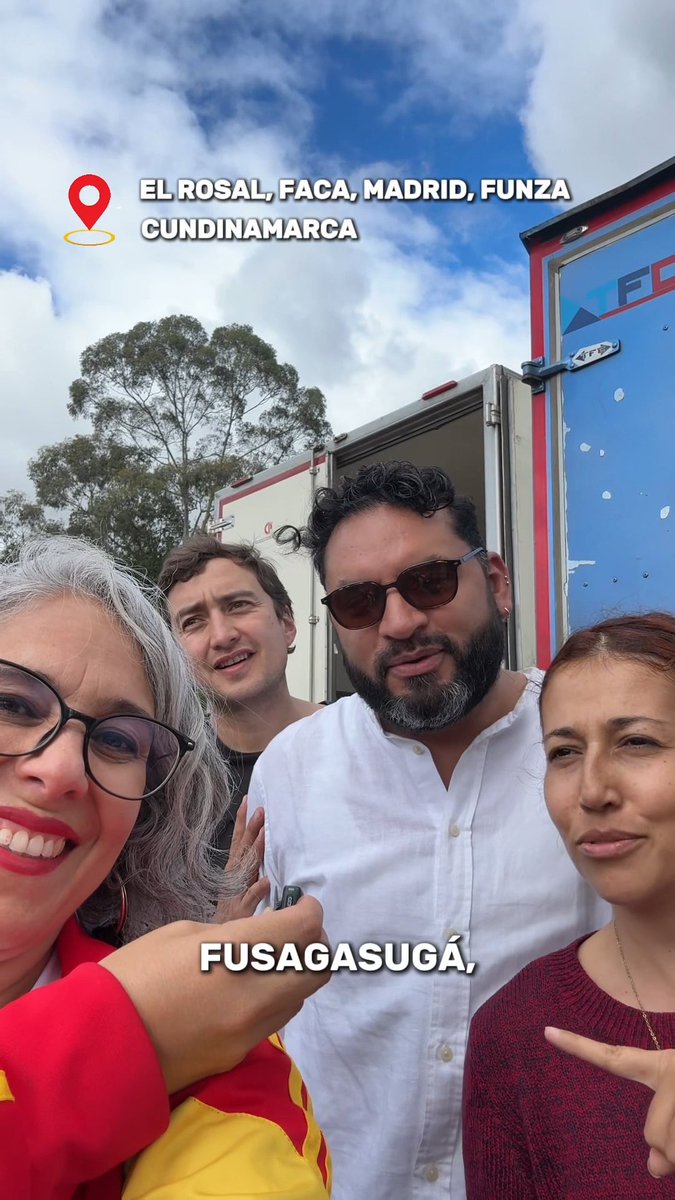 Hoy logramos enviar por vía aérea ayudas hacia el Chocó y seguimos recibiendo donaciones para Buenaventura, que serán enviadas este fin de semana, así como para el norte del Valle y al Eje Cafetero. Gracias Cundinamarca y Bogotá, por sumarse masivamente a esta causa humanitaria. ❤️🇨🇴 Colombia se sostiene con la solidaridad de su gente. Yeisson Sua Cajamarca Zapata Progresistas Pacto Histórico Oficial