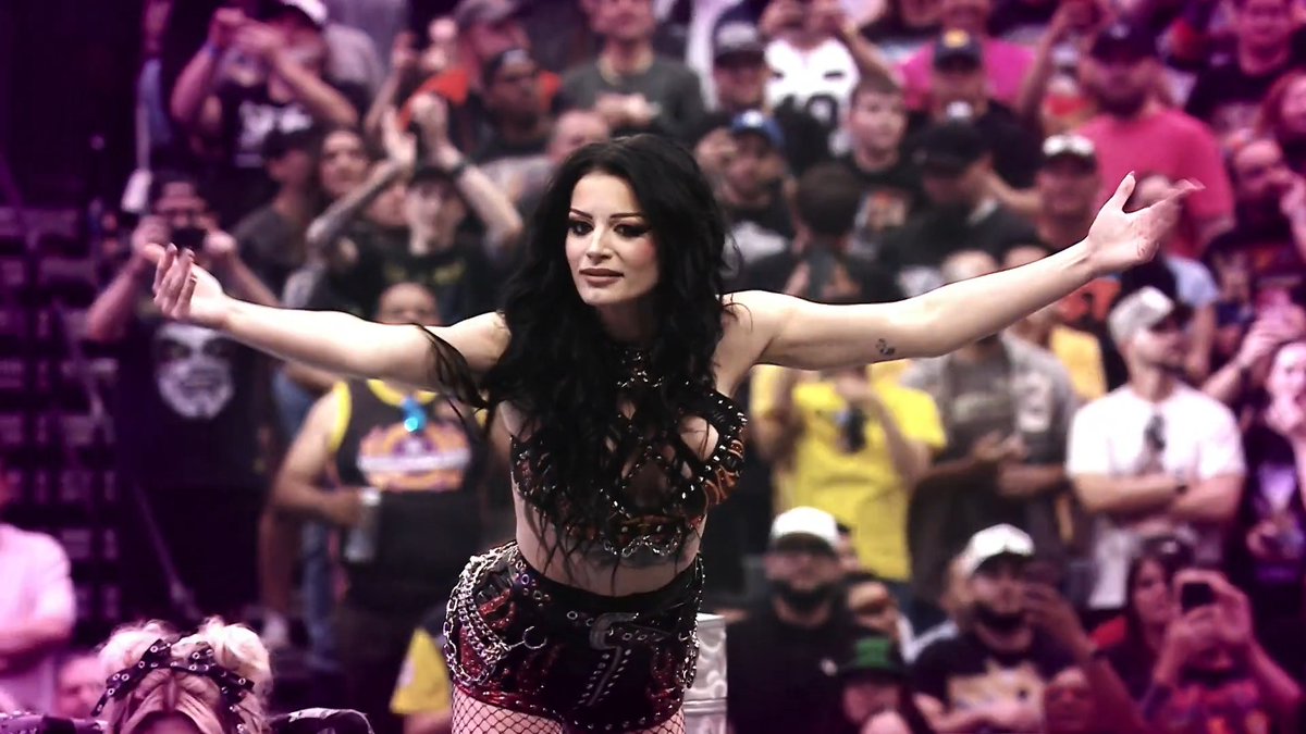 Paige responds to Nikki Bella’s threat to make her life miserable! 👀 SARAYA | #SmackDown
