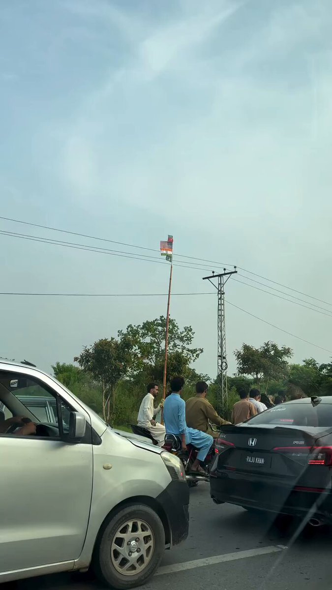 اس شخص نے سب کچھ بڑی اسانی سے سمجھا دیا 😂
