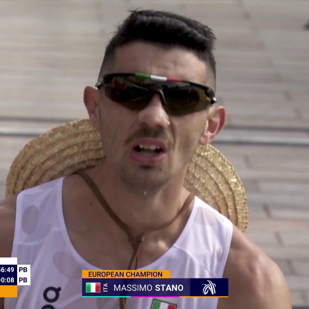 Quelle course d’Aurélien Quinion 🥵 À bout de forces, notre tricolore vient décrocher la médaille de bronze en marche sur le marathon ! La première médaille Française sur la discipline depuis 12 ans ✨