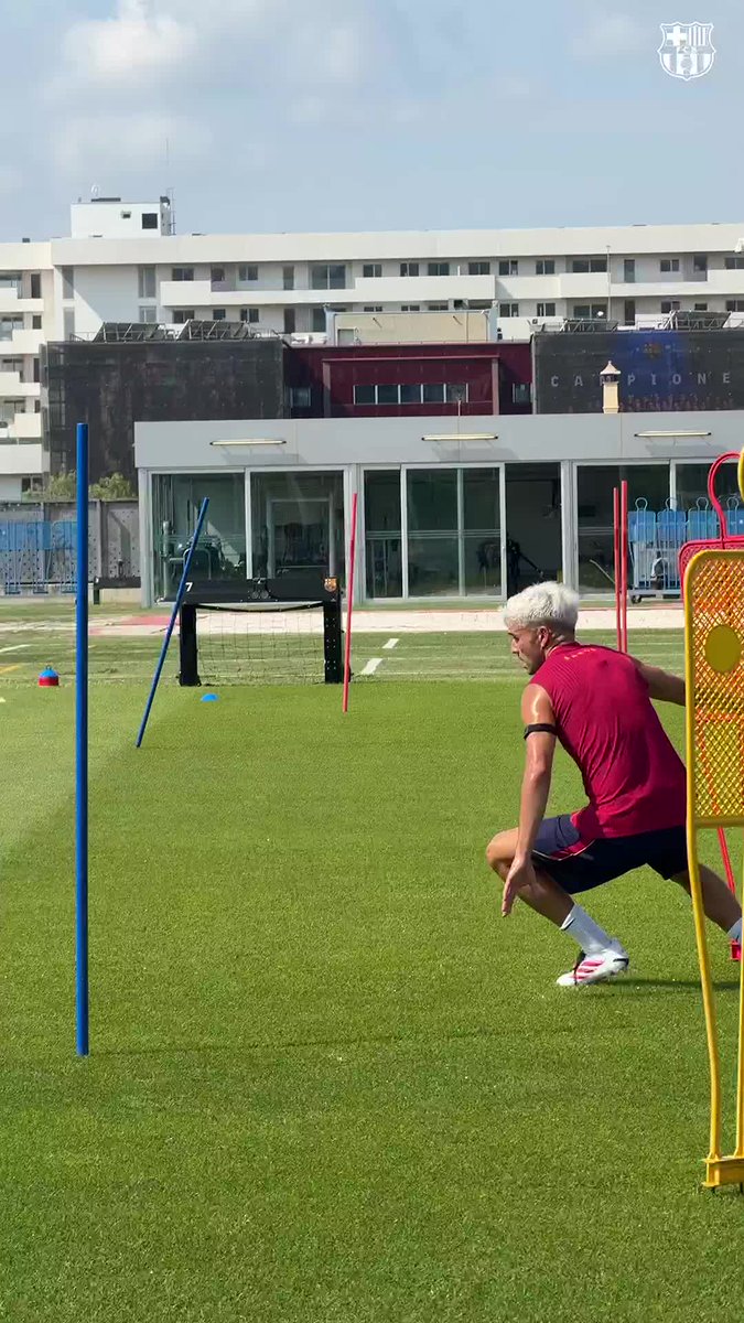 It’s just a training video, but every touch and every pass is a reminder of the quality Pedri has in his feet 🤤