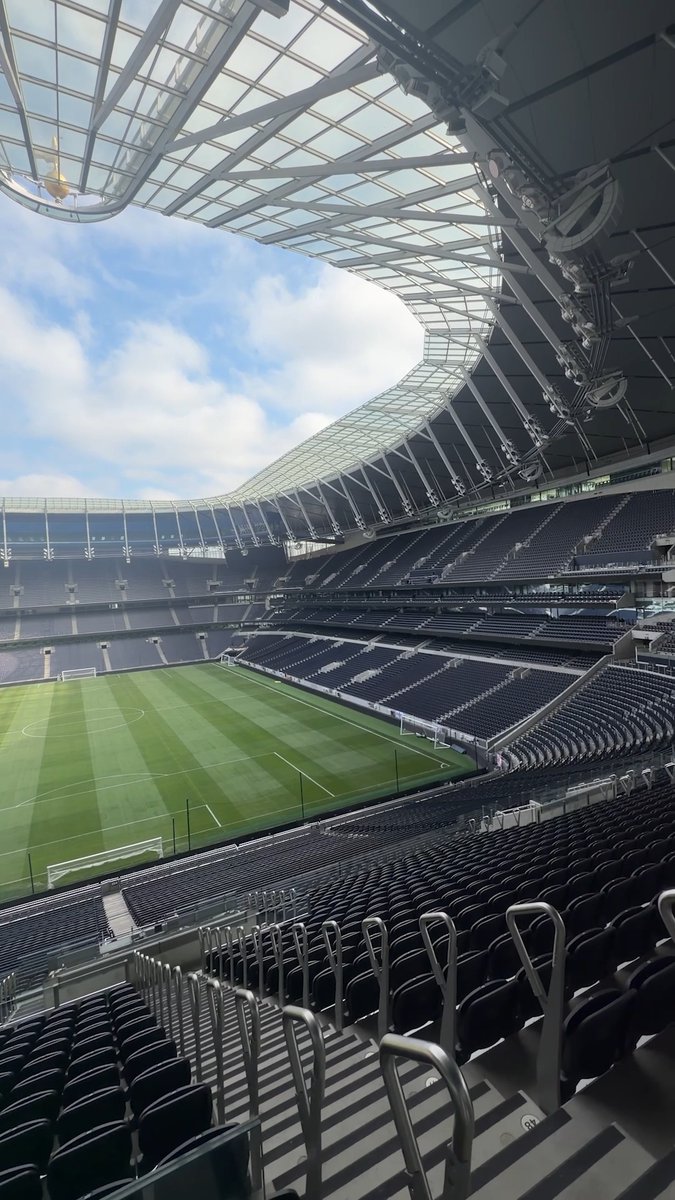 We're all set for the return of live football in N17! 🏟️☀️