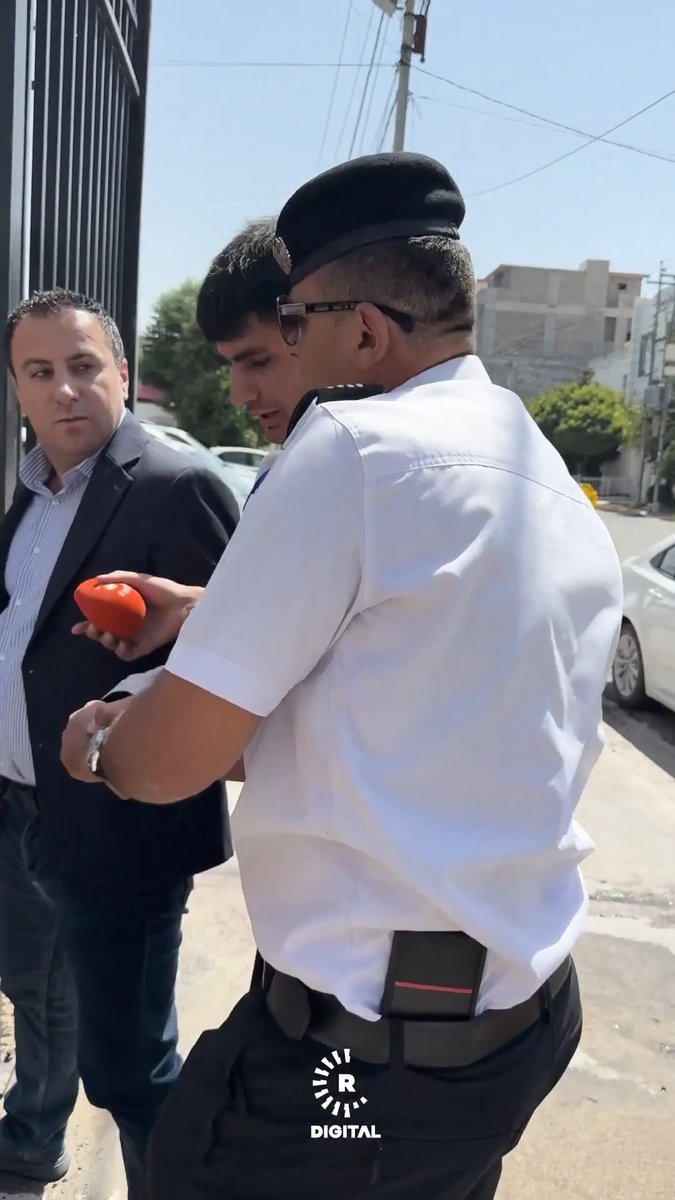 #VİDEO- Zaho'da trafik polisi, muhabirimiz Xerib Mecid'e saldırdı Polis, Rûdaw'ın ekipmanına da zarar verdi